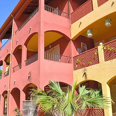 En Roussillon Malibu Village Daire