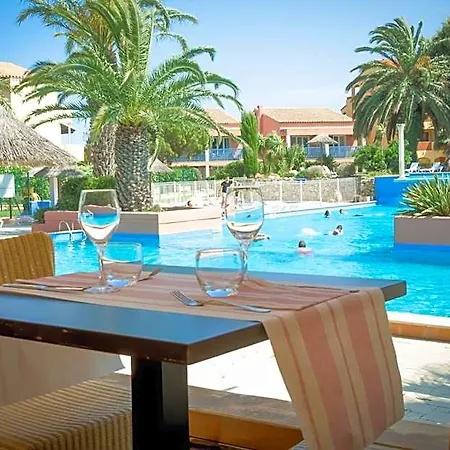 En Roussillon Malibu Village