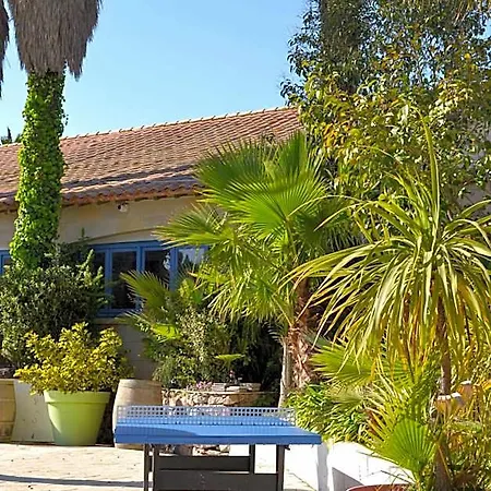 En Roussillon Malibu Village